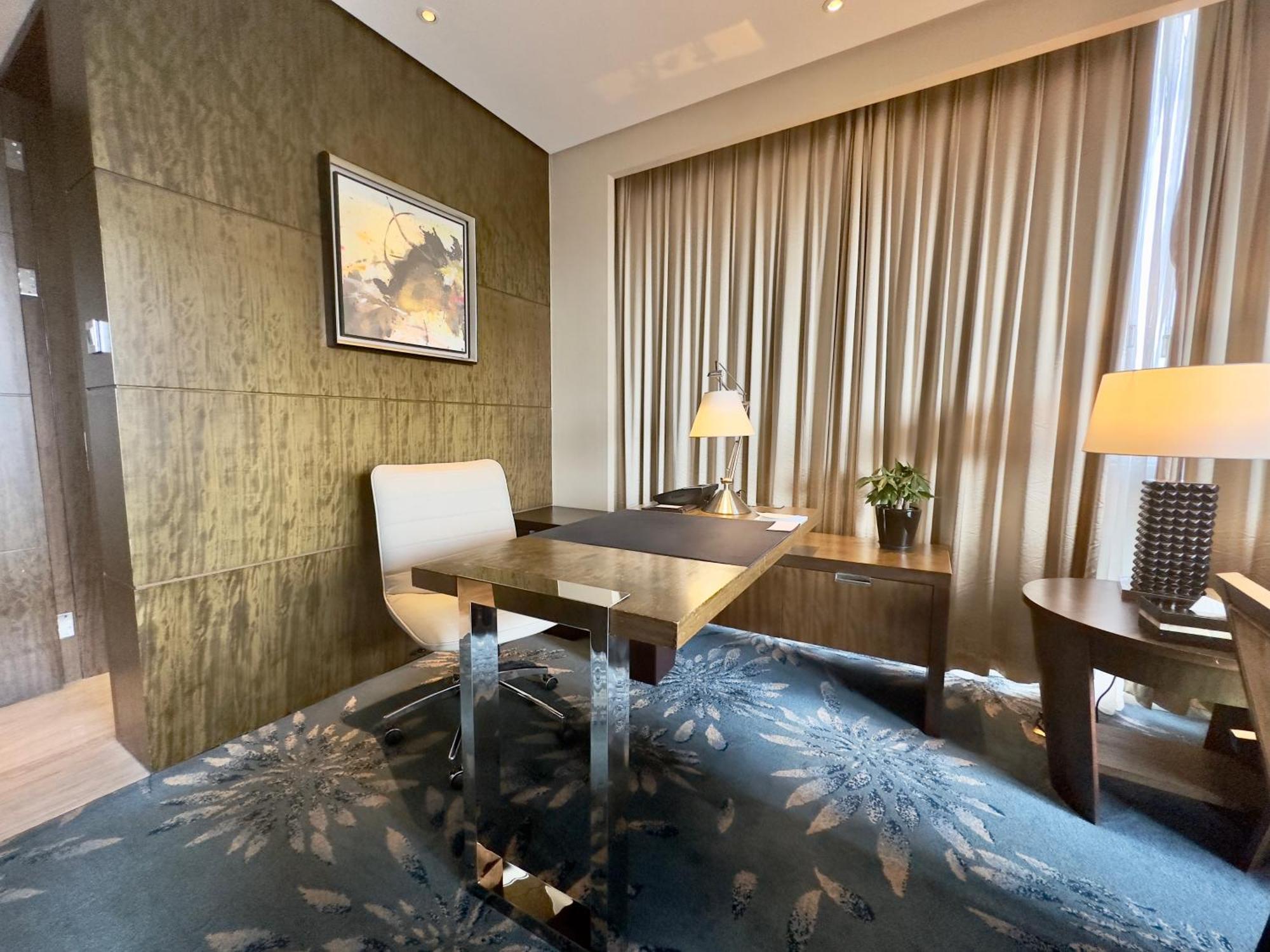 Shanghai Marriott Hotel Pudong East - Only A 30 Minute Drive From Disney Exterior photo