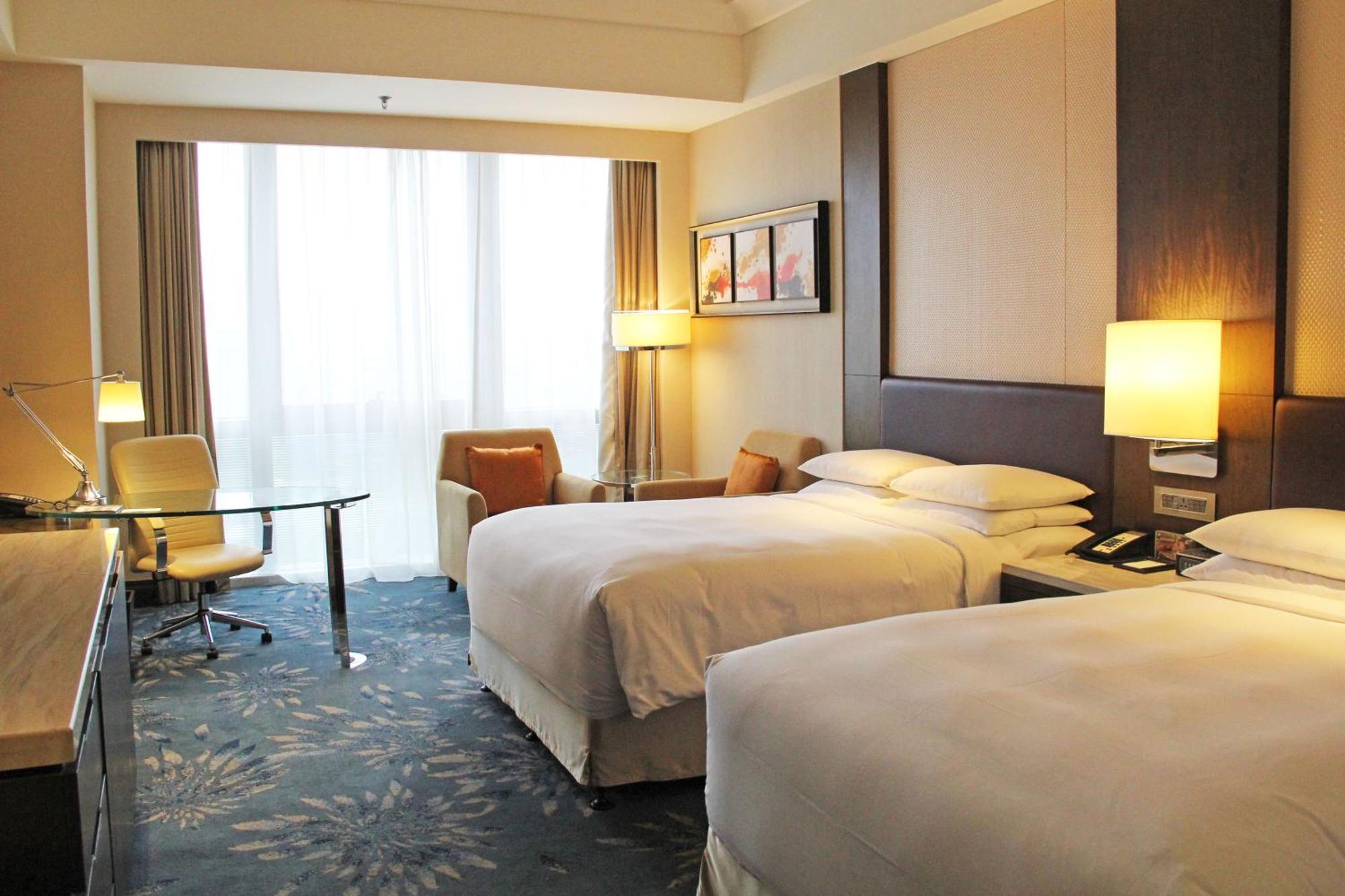 Shanghai Marriott Hotel Pudong East - Only A 30 Minute Drive From Disney Exterior photo