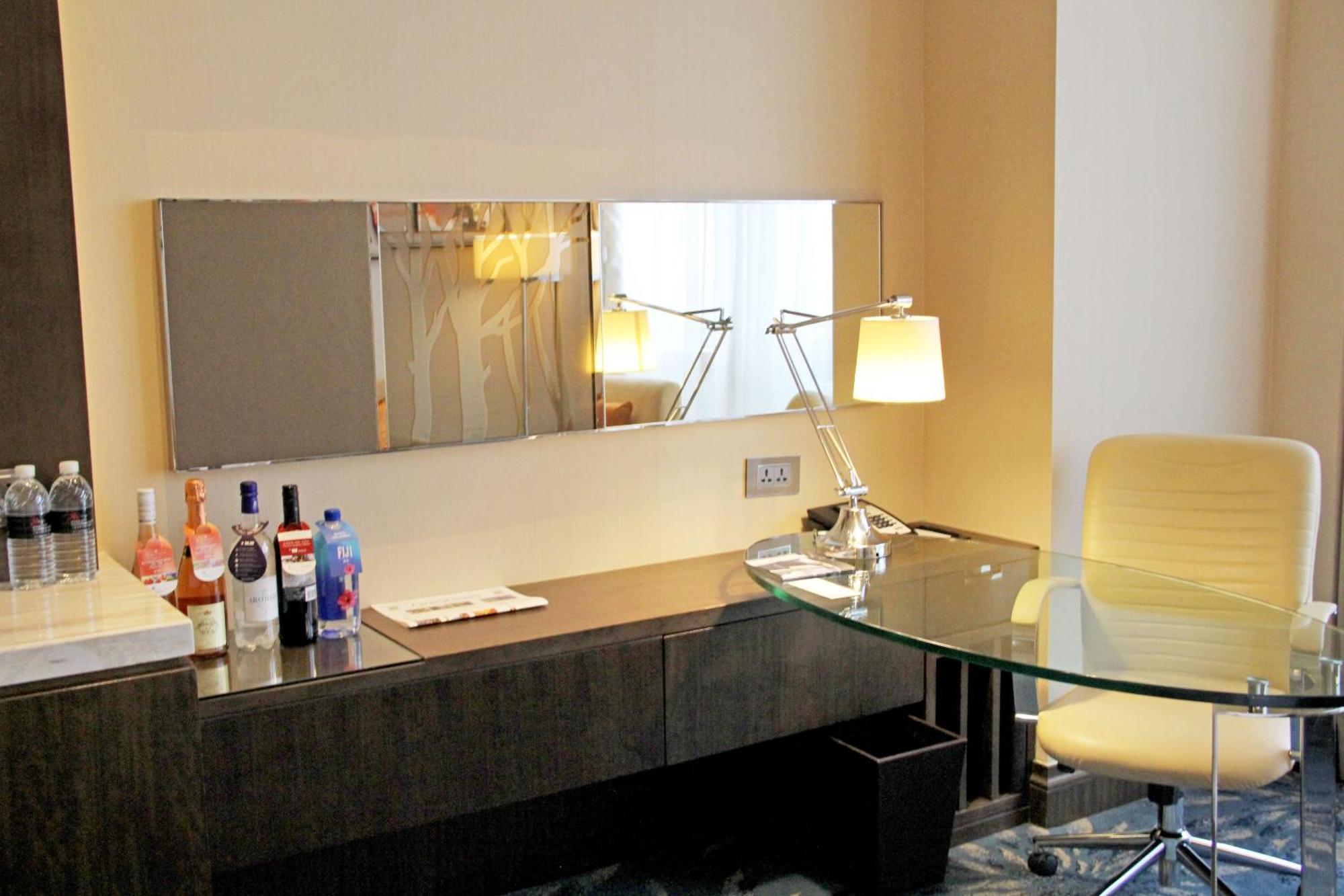 Shanghai Marriott Hotel Pudong East - Only A 30 Minute Drive From Disney Exterior photo