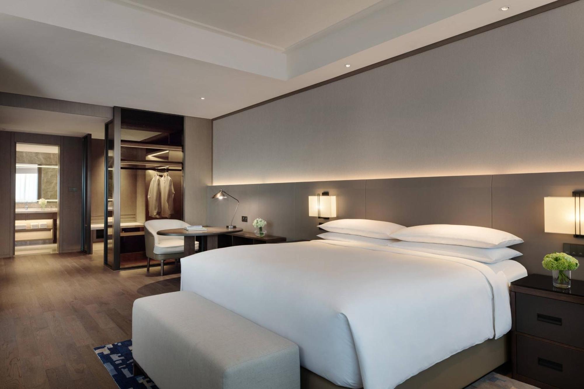 Shanghai Marriott Hotel Pudong East - Only A 30 Minute Drive From Disney Exterior photo