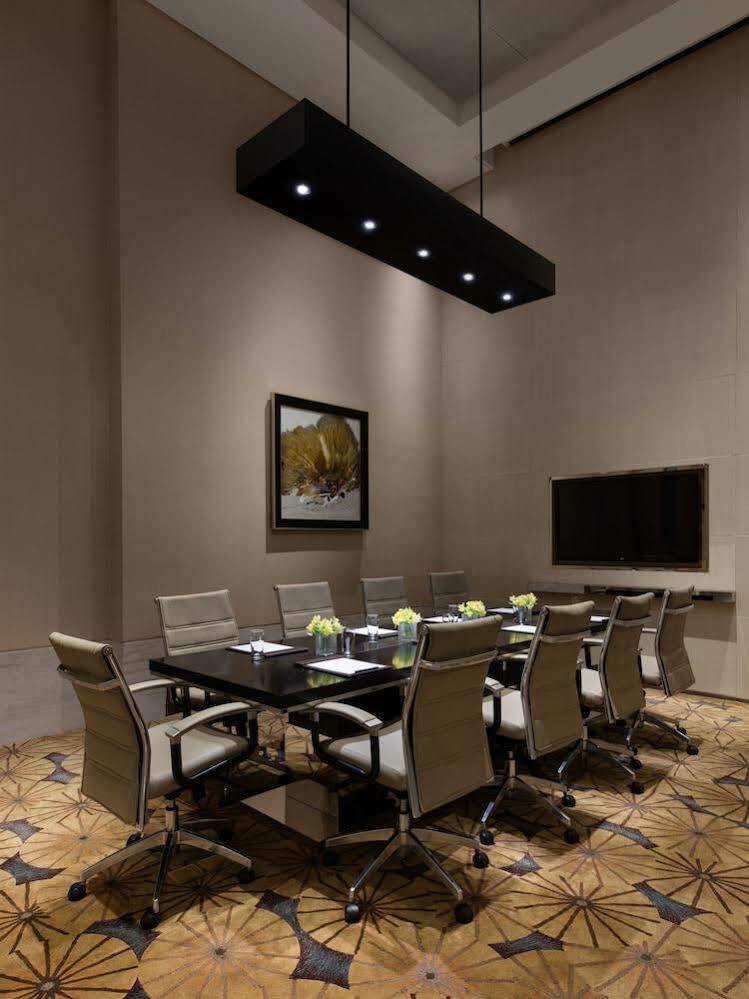 Shanghai Marriott Hotel Pudong East - Only A 30 Minute Drive From Disney Exterior photo